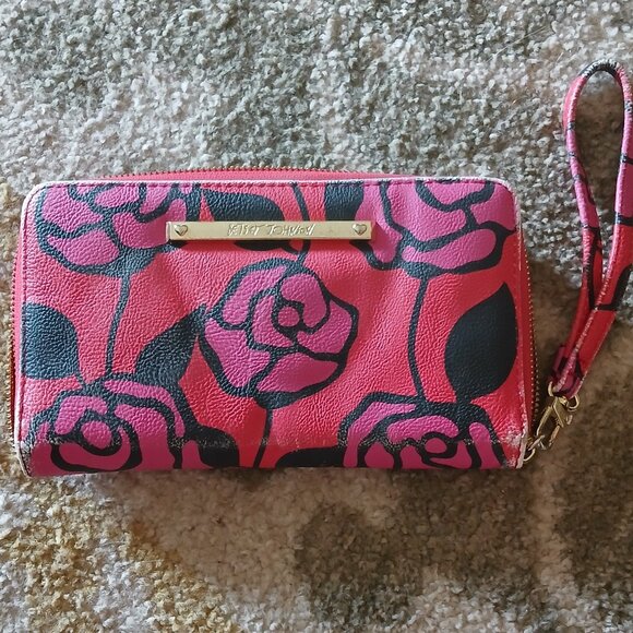 Betsey Johnson wristlet wallet - Picture 1 of 7